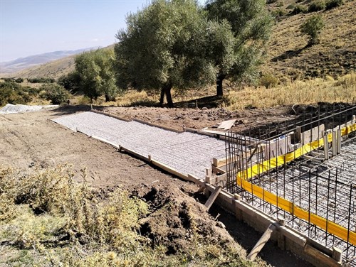 Tarımsal Hizmetler Müdürlüğümüzce, Sofular köyümüzde yapımına başlanılan hayvan içme suyu (HİS) tesisimizde çalışmalar devam ediyor.